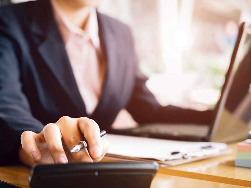 Advisor pay a sticking point