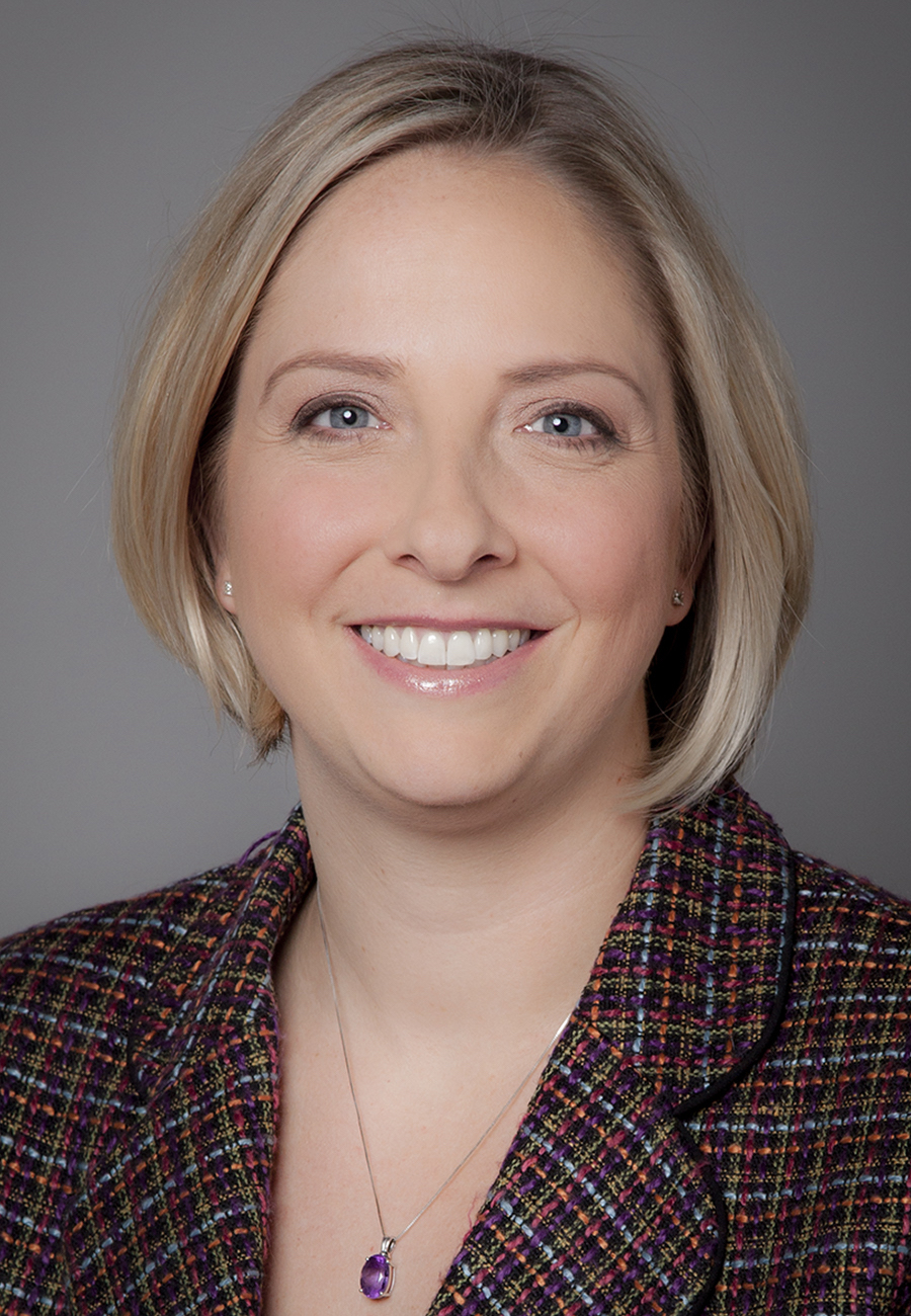 Caroline Edwards headshot