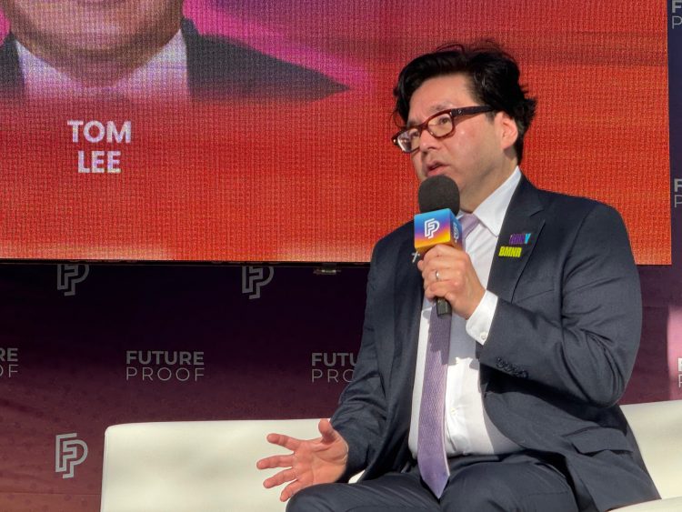 Tom Lee, Fundstrat
